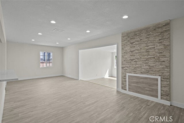 Building Photo - 5040 N Lyman Ave