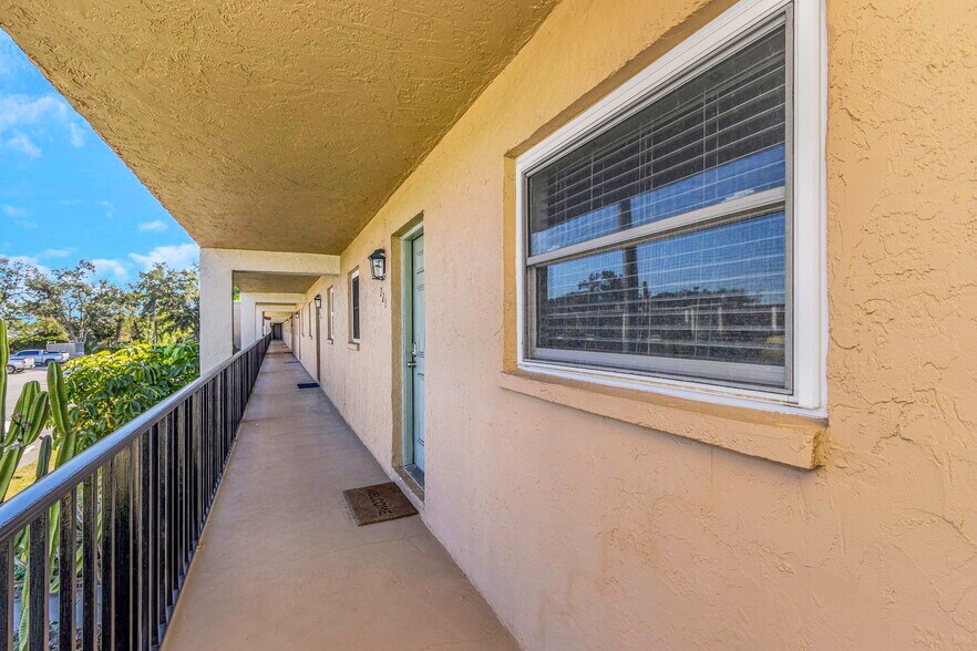 Building Photo - 12300 Park Blvd