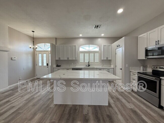 Building Photo - 3443 Sunbonnet Dr
