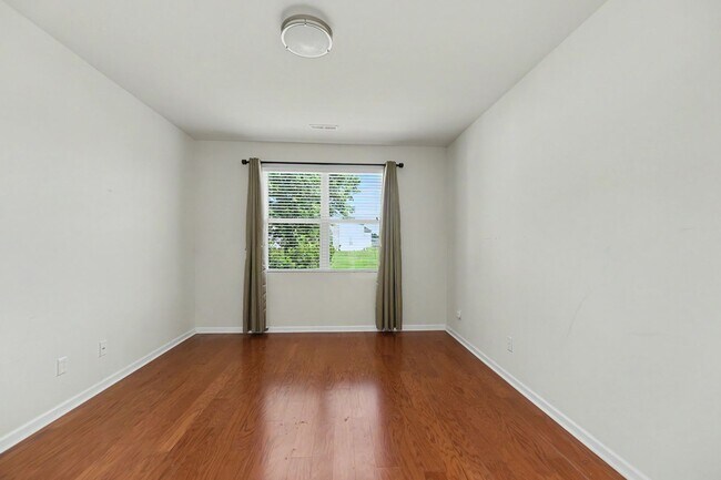 Building Photo - 247 Clayburne Dr