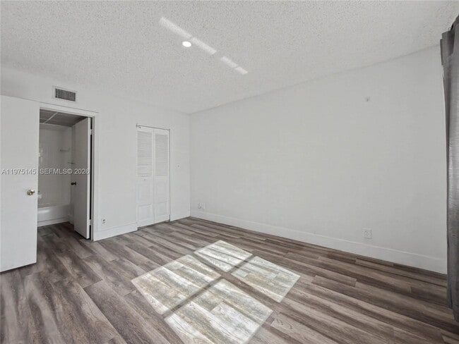 Building Photo - 8120 Geneva Ct