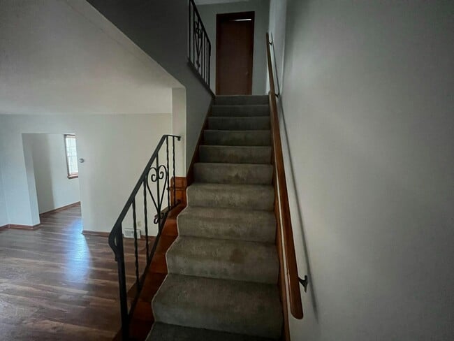 Building Photo - 518 Aultmont Ave NW