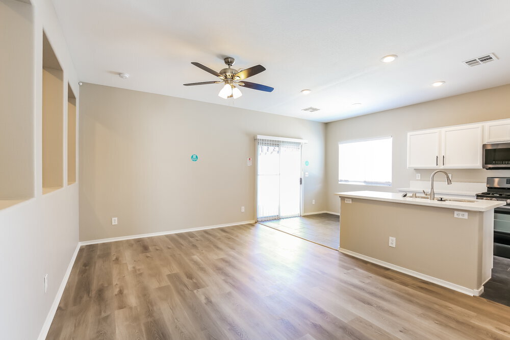 Building Photo - 1704 Mizzenmast Ave