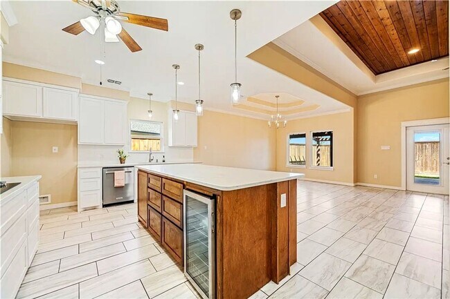 Building Photo - 4BR/3BA in Southside