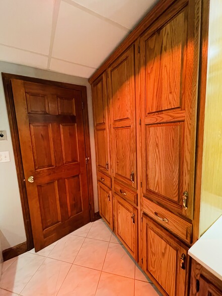 Building Photo - 178 Andover St