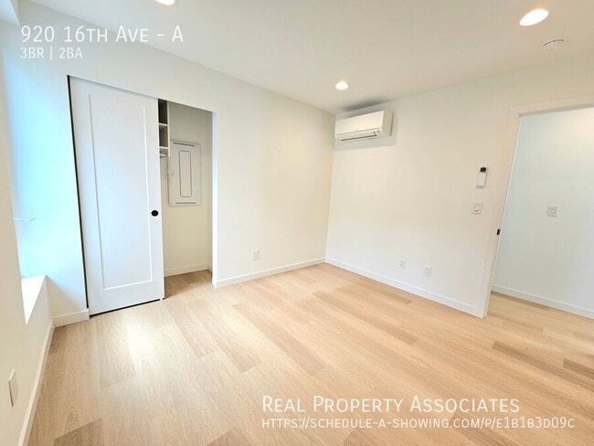 Building Photo - 920 16th Ave