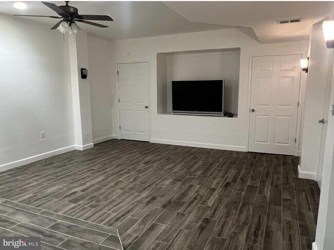 Building Photo - 1800 Eagles Ridge Ct\
