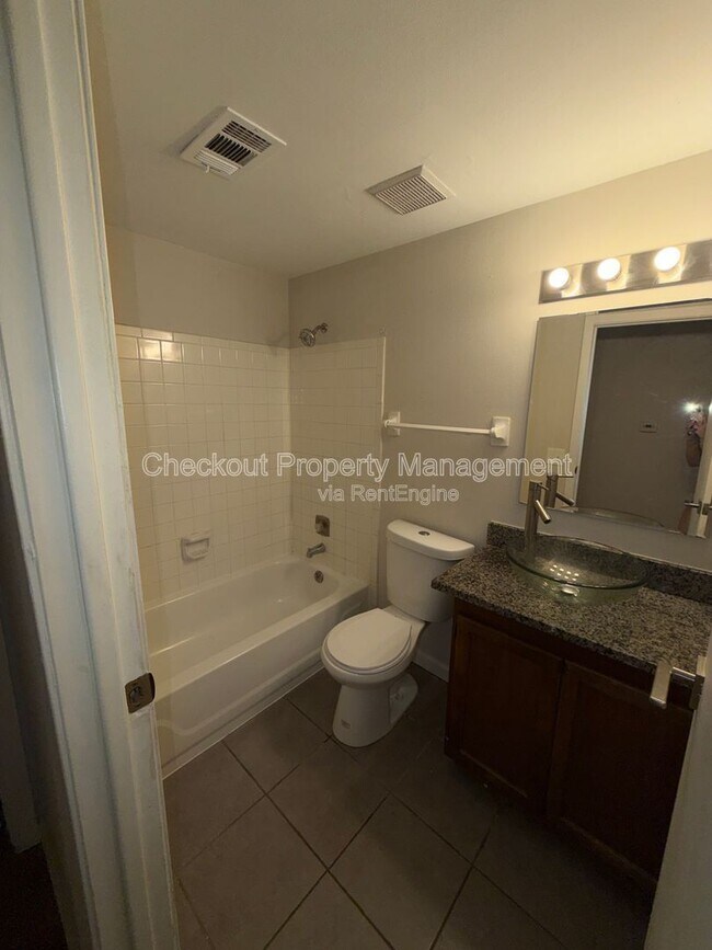 Building Photo - 5531 Pershing Ave