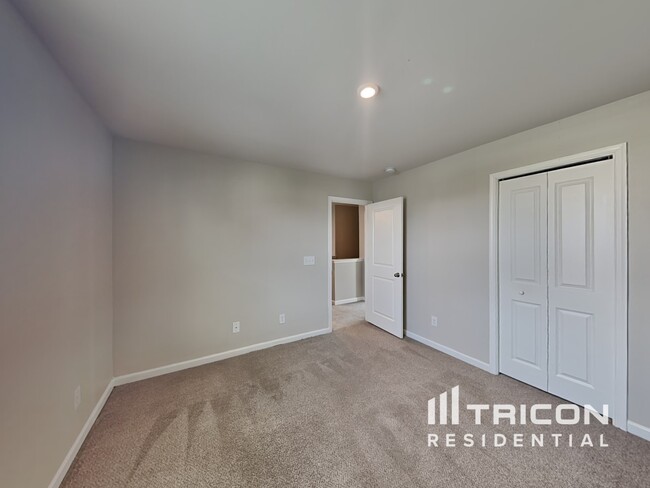 Building Photo - 3048 Dartmoor Pl