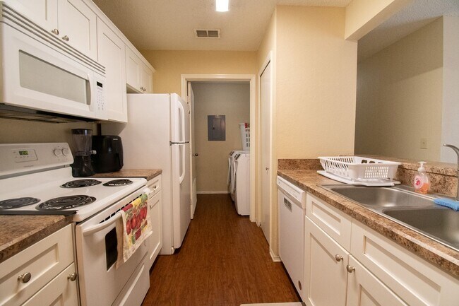 Building Photo - Windsor Park #313