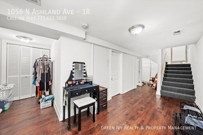 Building Photo - 1056 N Ashland Ave