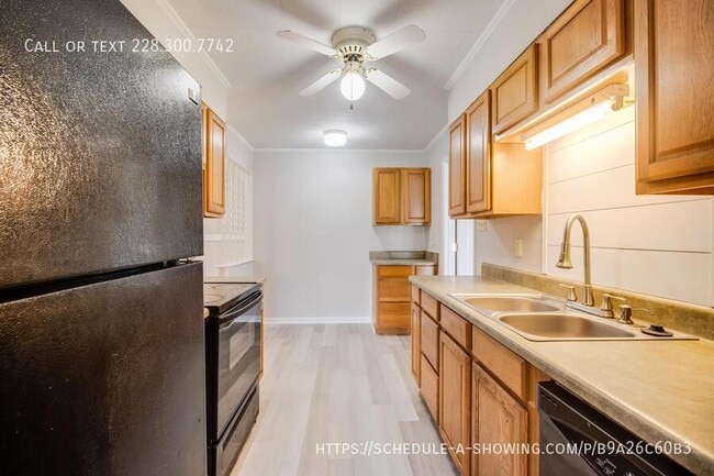 Building Photo - 4802 Bel Meade Cir