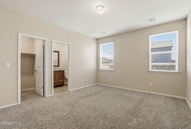 Building Photo - 10624 Hidden Chapel Pl