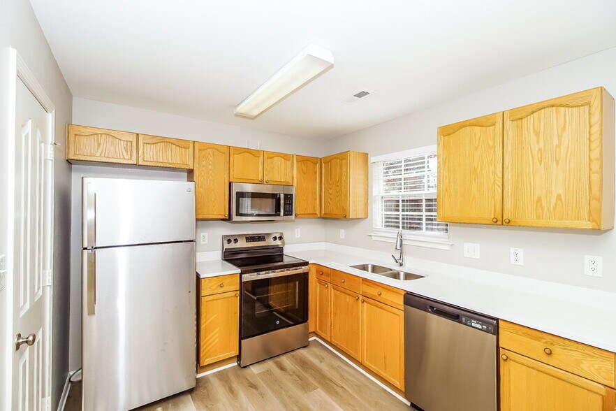 Building Photo - 5126 Grays Ridge Dr