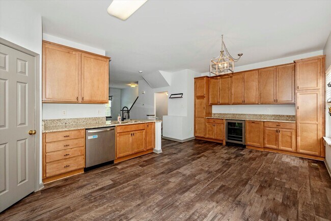 Building Photo - Twin Arch Crossing Rental