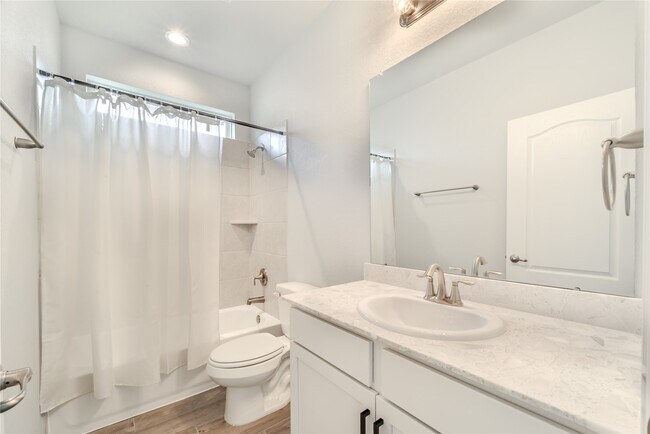 Building Photo - 10323 Birch Peak Dr