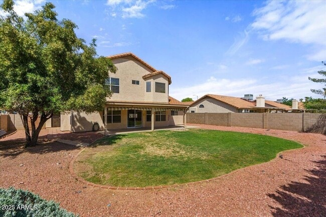 Building Photo - 5709 E Gelding Dr