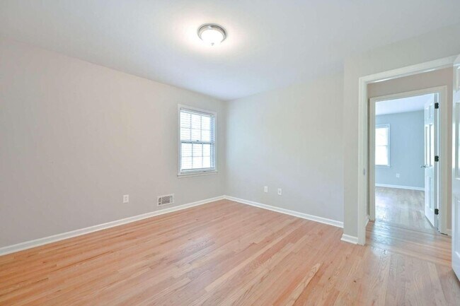 Building Photo - 4377 Vintage Ln
