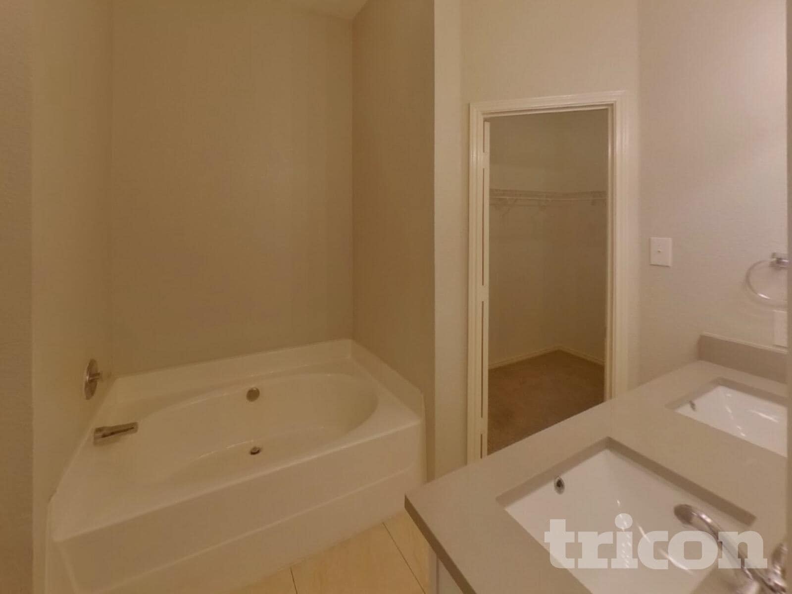 Building Photo - 5417 Elk Ridge Dr