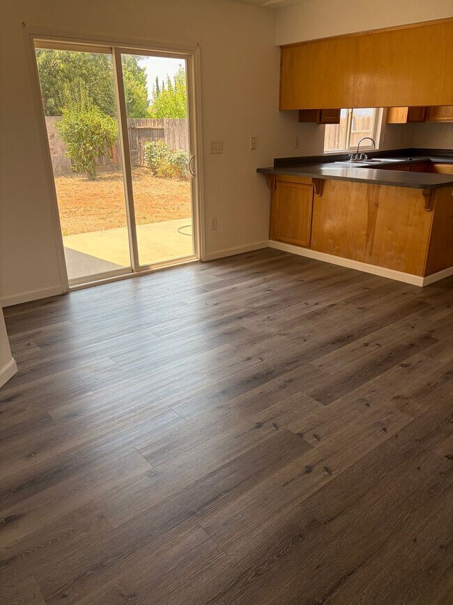 Building Photo - 96 E San Clemente Ct