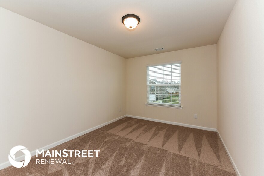 Building Photo - 577 Smoky Mountains Dr