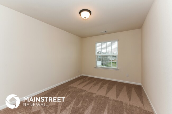 Building Photo - 577 Smoky Mountains Dr