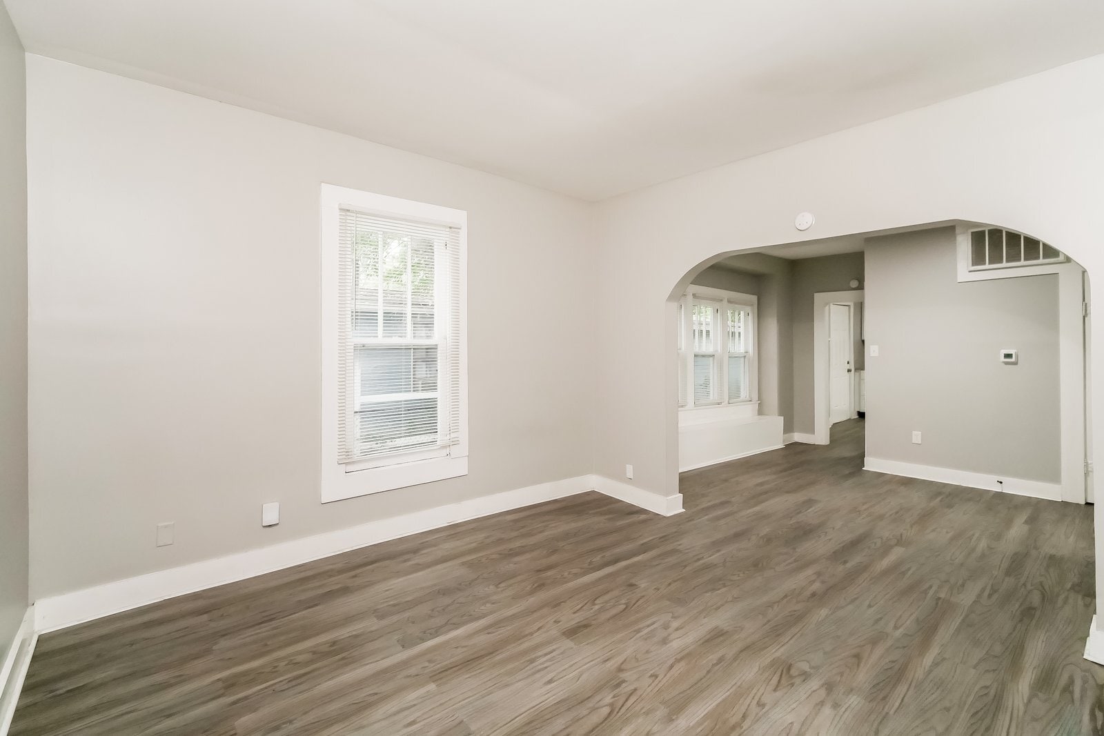 Building Photo - 3618 N Hawthorne Ln