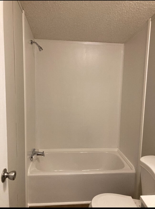 Building Photo - 103 Wade Rd