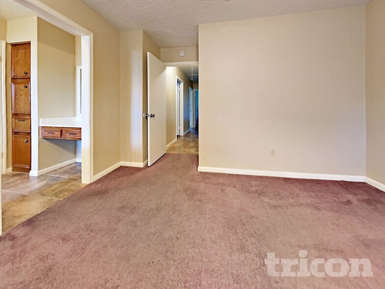 Building Photo - 1838 Turtle Creek Dr