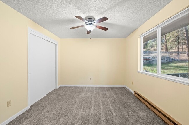 Building Photo - South Valley Duplex for Rent!