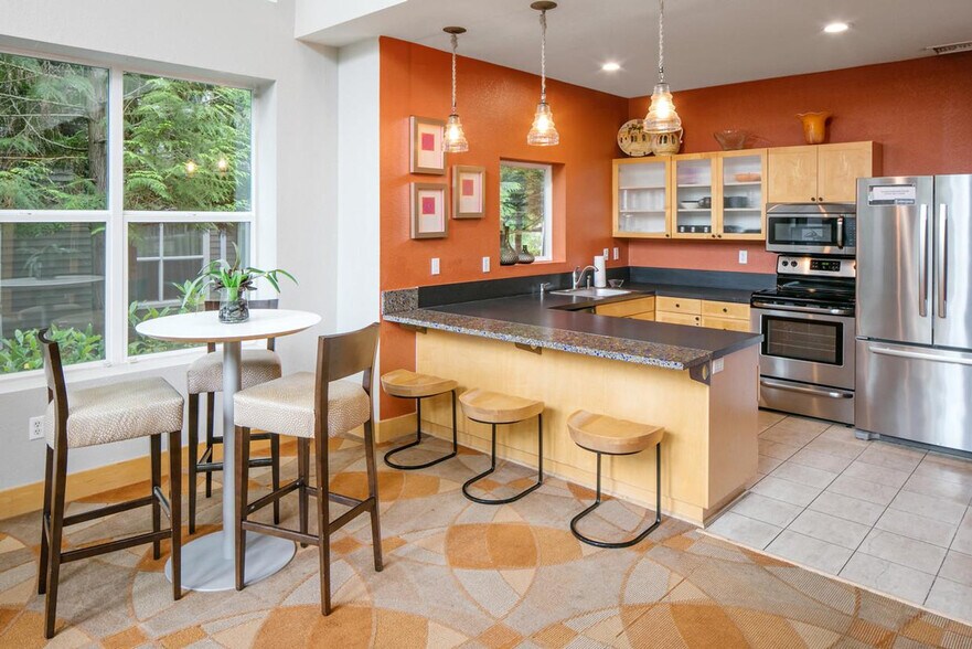 Building Photo - 15290 SW Millikan Way