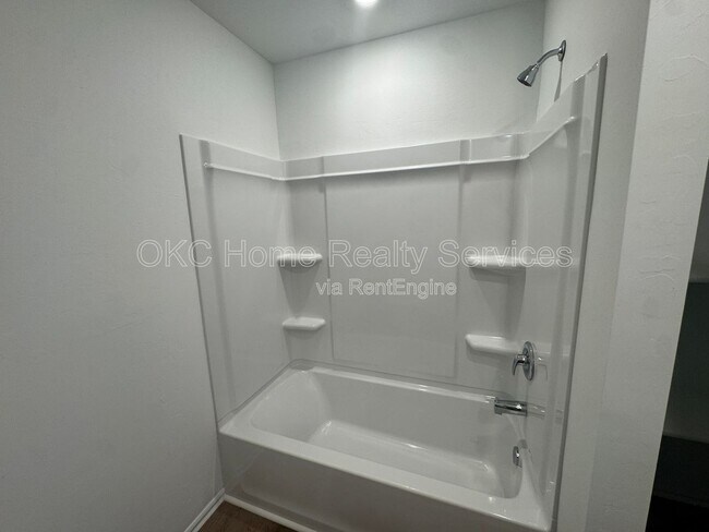 Building Photo - 3901 Dutch Ln