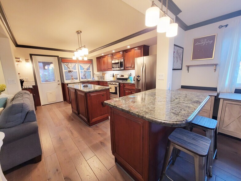 Building Photo - 1635 Ridley Ave