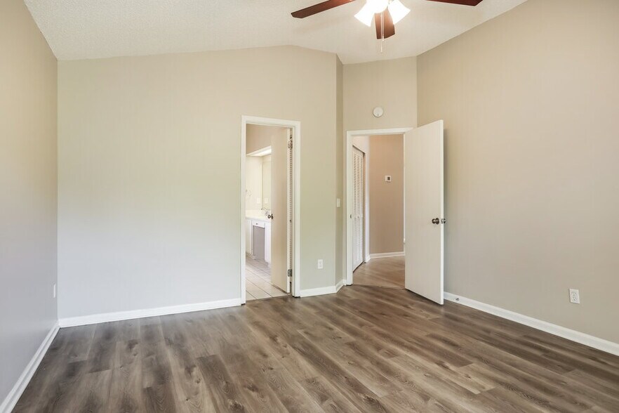 Building Photo - 2066 Tanager Dr