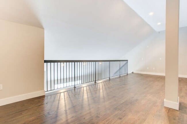 Building Photo - 59 Willet St