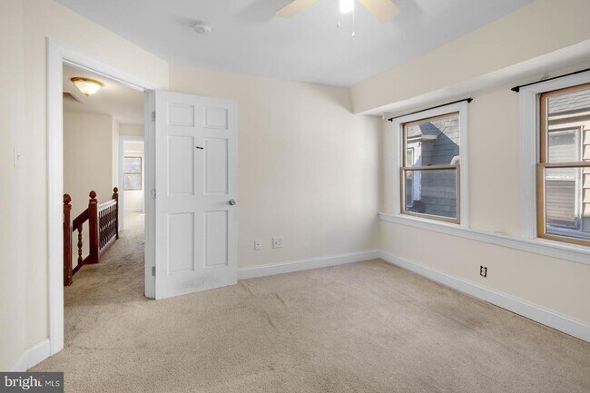Building Photo - 4841 Cedar Ave