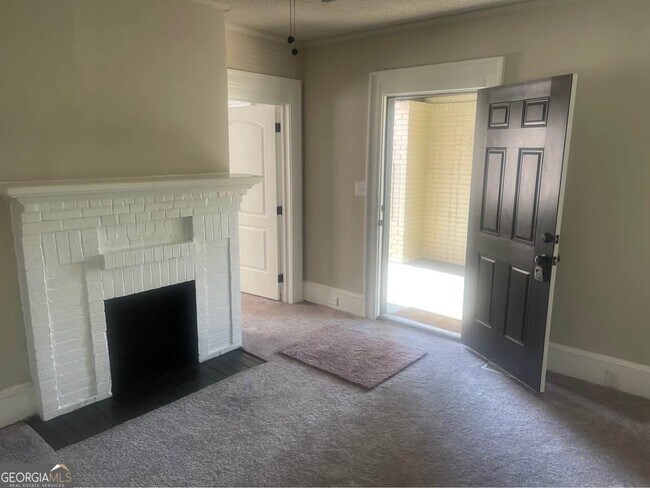 Building Photo - 2154 Napier Ave