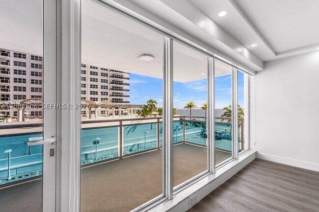 Building Photo - 3430 Galt Ocean Dr