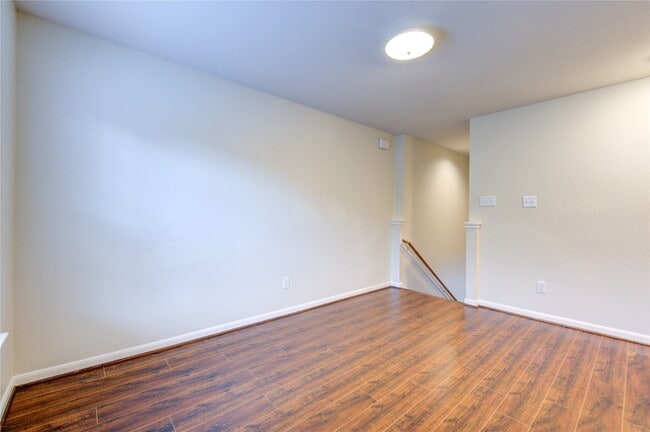 Building Photo - 15518 Miller House Ln