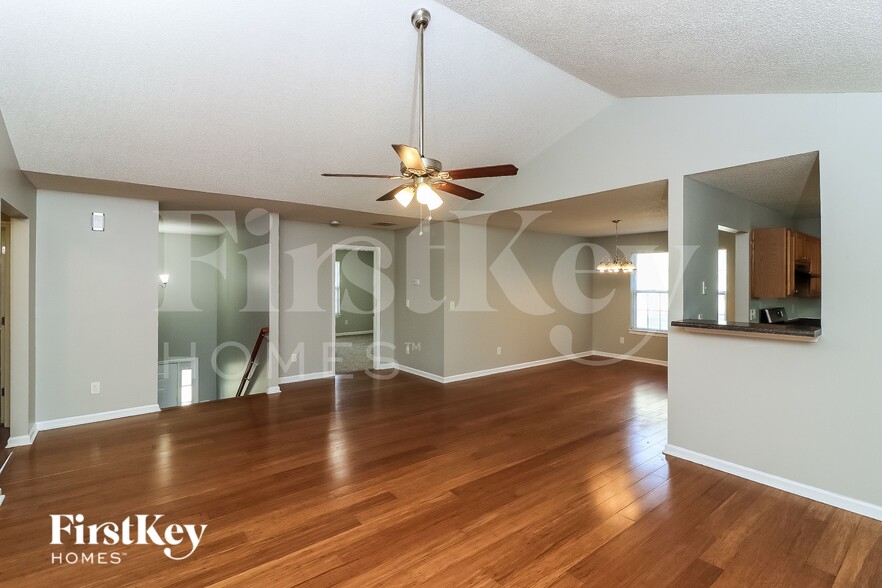 Building Photo - 5955 Water Oaks Dr