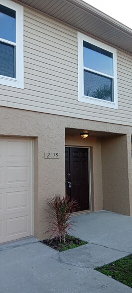 Building Photo - 2015 McMullen Ave