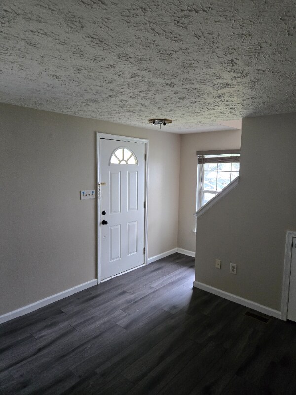 Building Photo - 4818 Kingfisher Ct