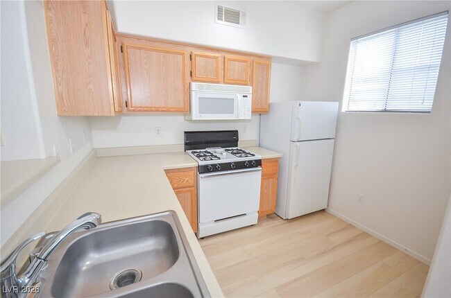 Building Photo - 9050 W Warm Springs Rd