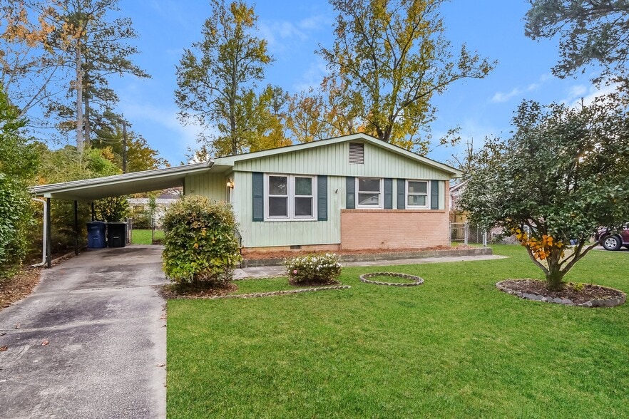 Building Photo - 35 Cavalier Ct