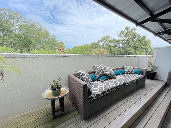 Building Photo - 2 BEDROOM | 2.5 BATH | BALCONY