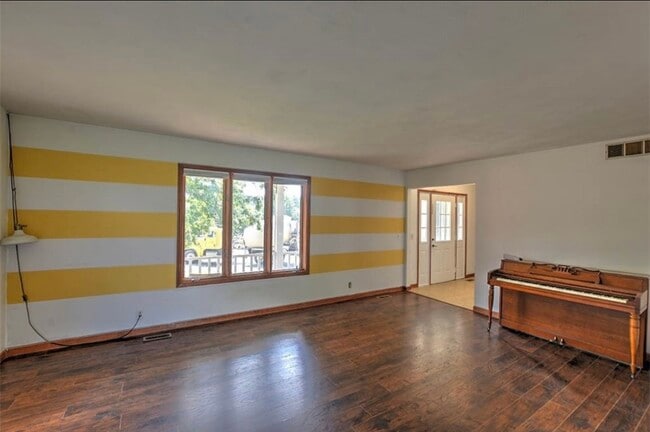 Building Photo - SCOTCH PINE