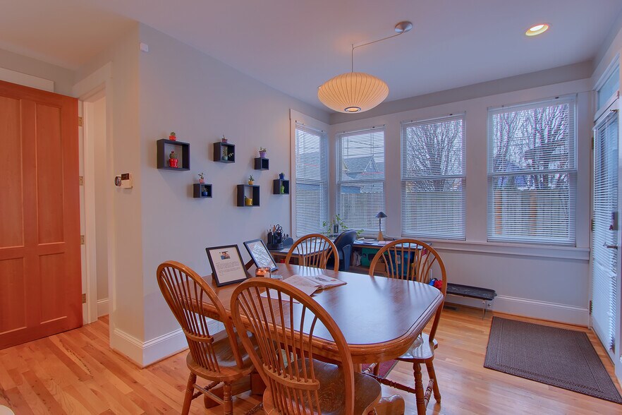 Building Photo - 136 Punta Alley