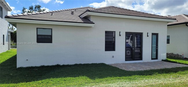 Building Photo - 14423 SW 18th St