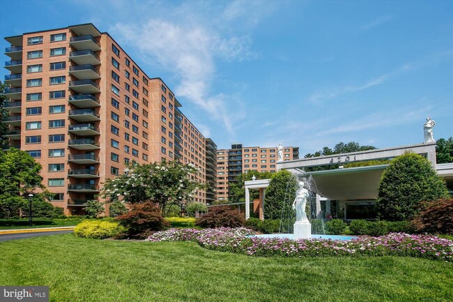 Building Photo - 4201 CATHEDRAL Ave NW