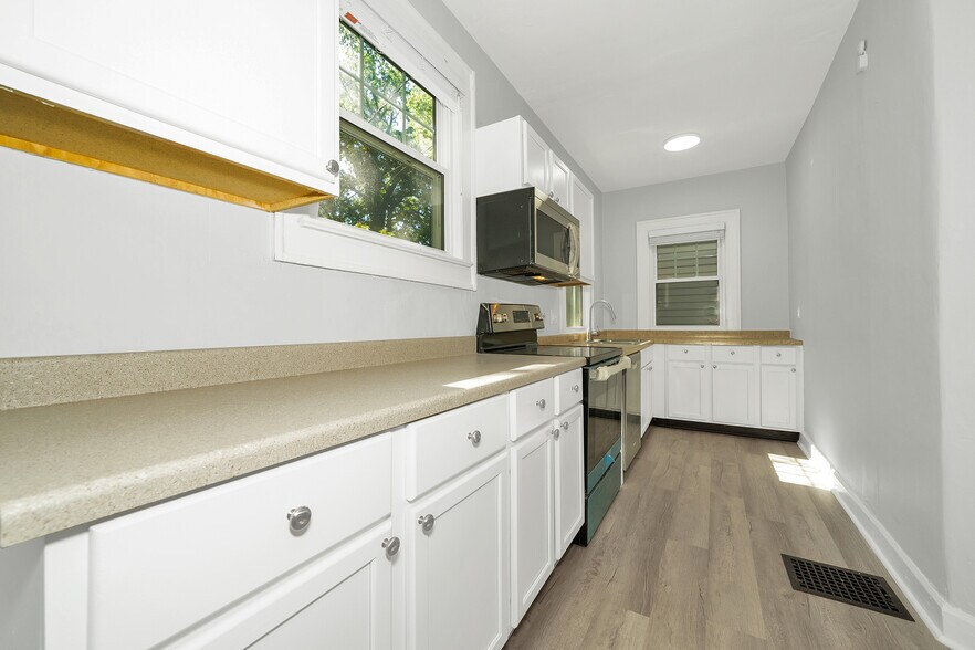 Building Photo - 3343 Carrollton Ave